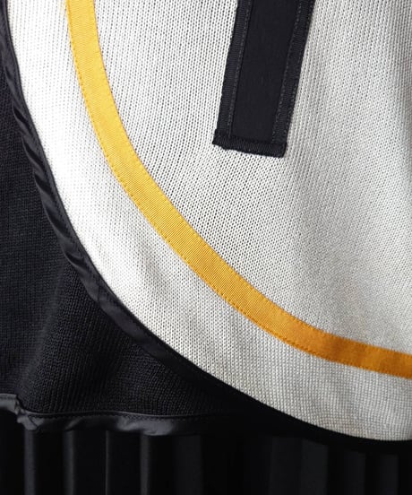 Bicolor Design S/S Knit BKWHYE