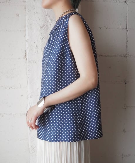 Dot Pattern Sleeveless Blouse NVWH