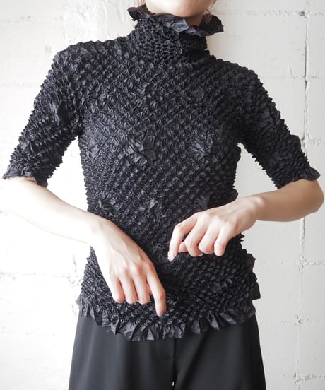 High Neck Popcorn Tops BK