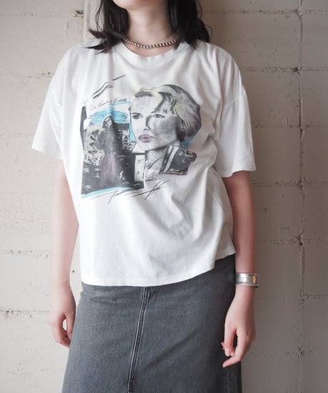 1980's "La femme fatale" Graphic Tee WH