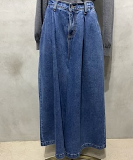 Wide Tuck Denim Pants BL