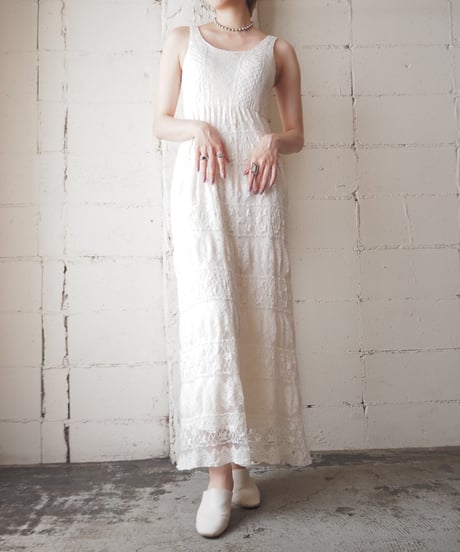 Sleeveless Lace Dress IV
