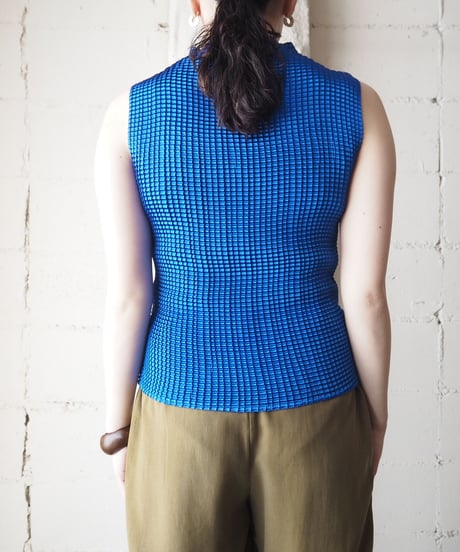 Pleated Sleeveless Blouse BL