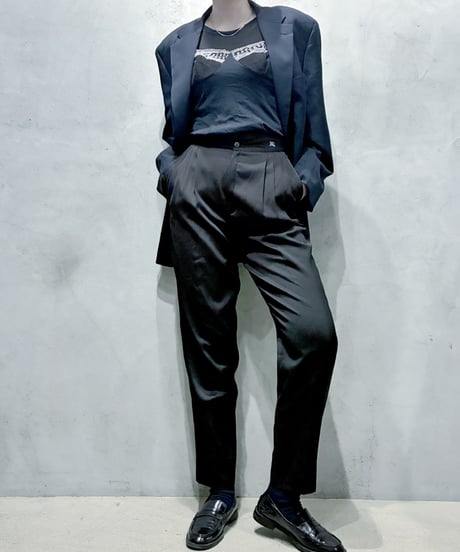 Burberrys Two Tuck Pants BK