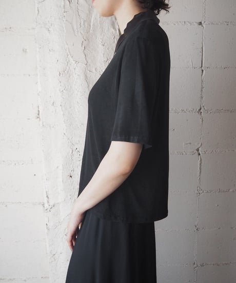 Satin Collar Peekaboo Pullover BK