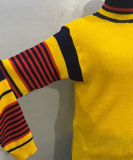 Line Design Rib Turtle Knit YE