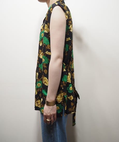 Flower Pattern Sleeveless Shirt BKGN