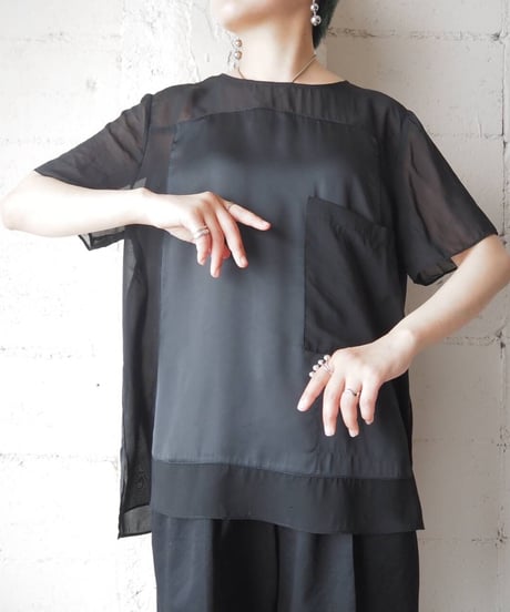 Sheer Switching S/S Pullover BK