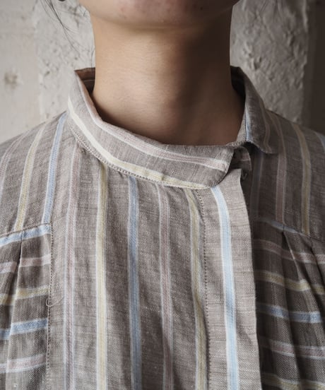 Round Collar Stripe Blouse BE