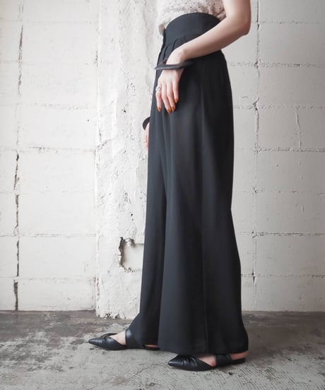 Wide Tuck Pants BK