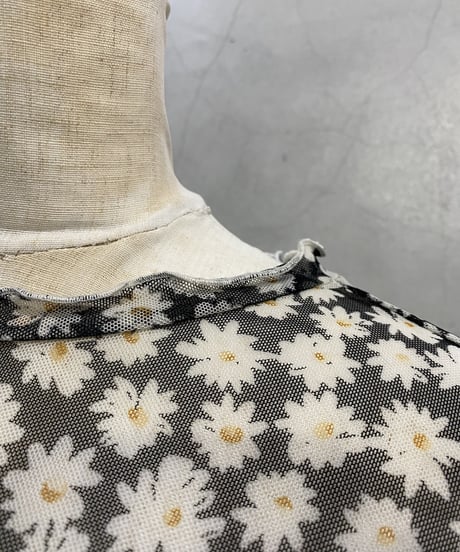 S/S Flower Pattern Sheer Tops BK WH