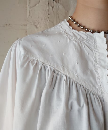 1940's Euro Collarless Embroidery Blouse WH