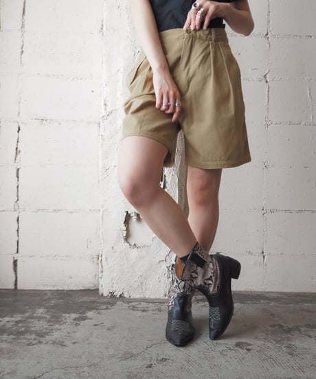 Cotton Tuck Shorts BE