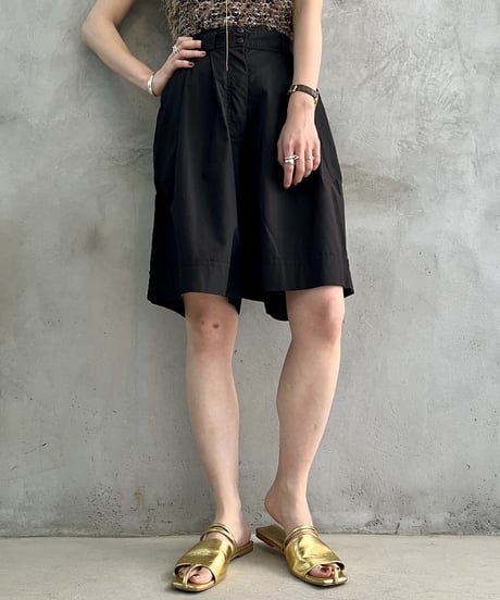 Double Tuck Short Pants BK