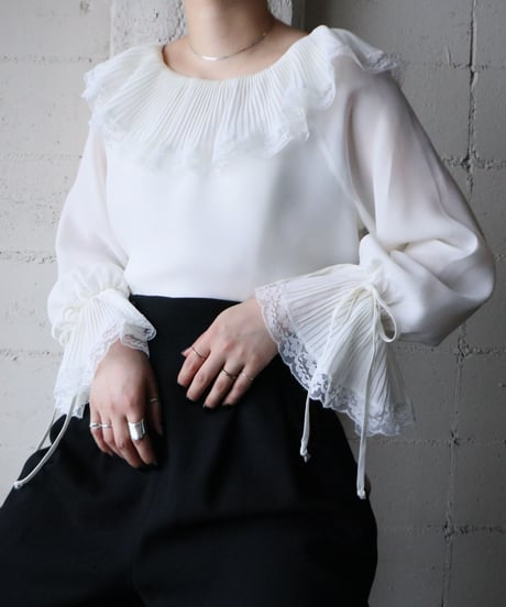 Pleated Lace Collar Blouse WH