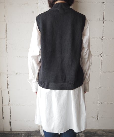 Mock Neck Many Button Knit Vest BK