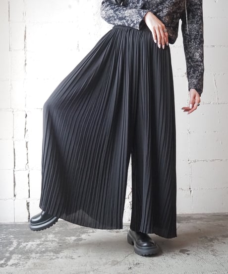 Pleated Super Wide Pants BL