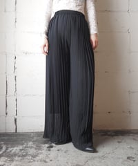 Pleated Wide Easy Pants BK