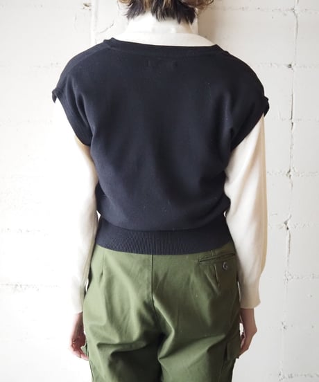 agnes b. Front Button Knit Vest BK