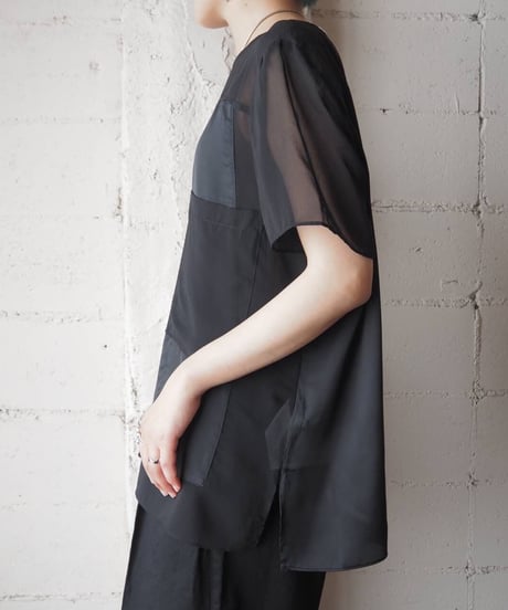 Sheer Switching S/S Pullover BK