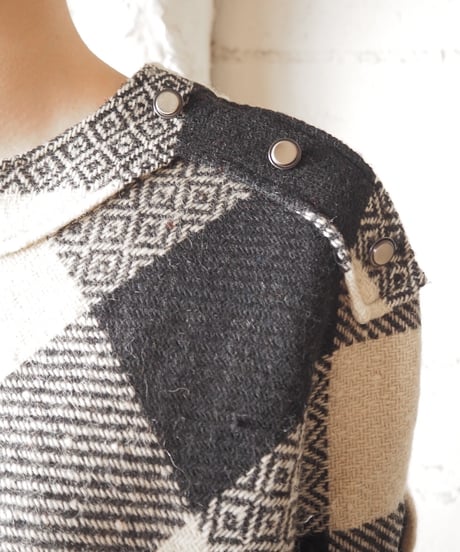 1970's Vintage Plaid Poncho BKWH