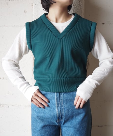 Vneck  Short Knit Vest GN
