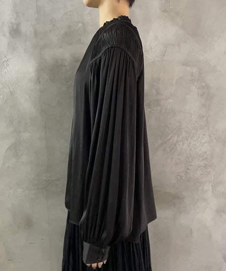Collarless Shoulder Gather Blouse BK