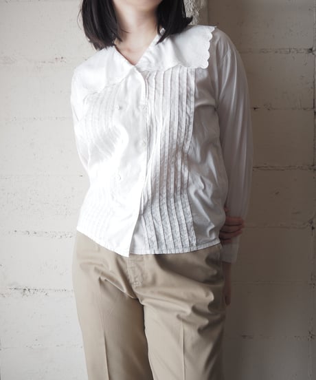 1960-70's Euro Big Collar Pintuck Blouse WH