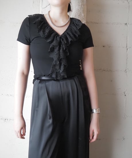 LAUREN Ralph Lauren Ruffled Eyelet Vneck Top BK
