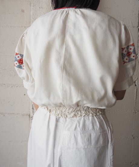1960~70's Hangary Embroidery Blouse IVREBL