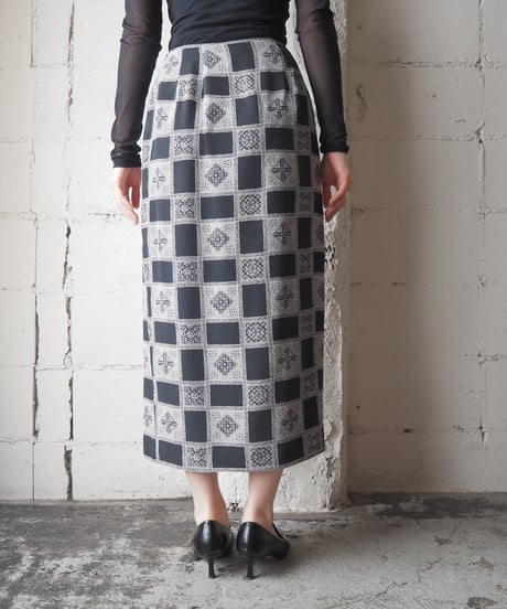 Geometric Pattern Wrap Skirt BKWH