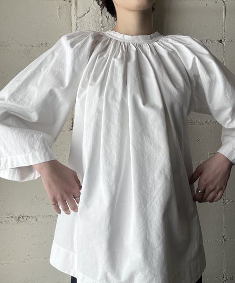 Gather Design Pullover WH