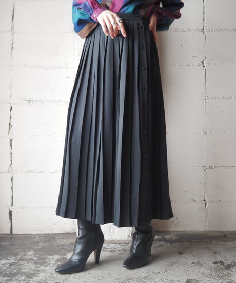Side Button Pleated Skirt BK