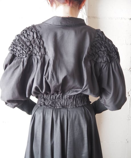 Remake Smocking Shoulder Long Rib Jacket BK