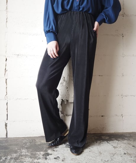 Pleated Easy Pants BK