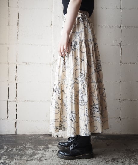 Merry-go-round Pattern Tiered Skirt LPI