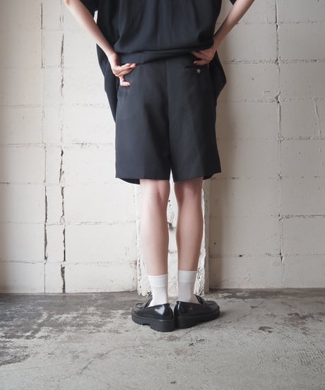 Tuck Shorts BK