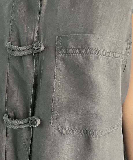 Silk No Sleeve China Button BK