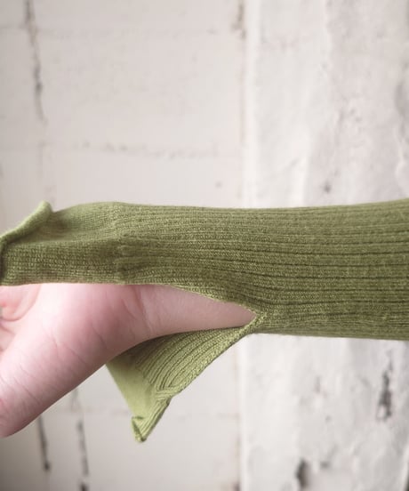 Slit Sleeve Rib Tultle Neck GN