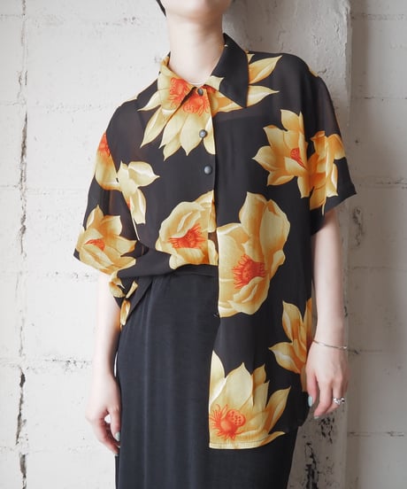 Big Flower Pattern Sheer Shirt BKYE