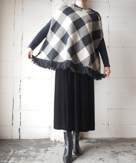 1970's Vintage Plaid Poncho BKWH