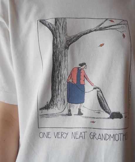 GRAND MOTHER Rrint Tee WH