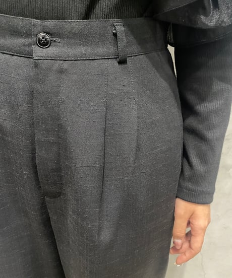Tuck Tapered Pants BK