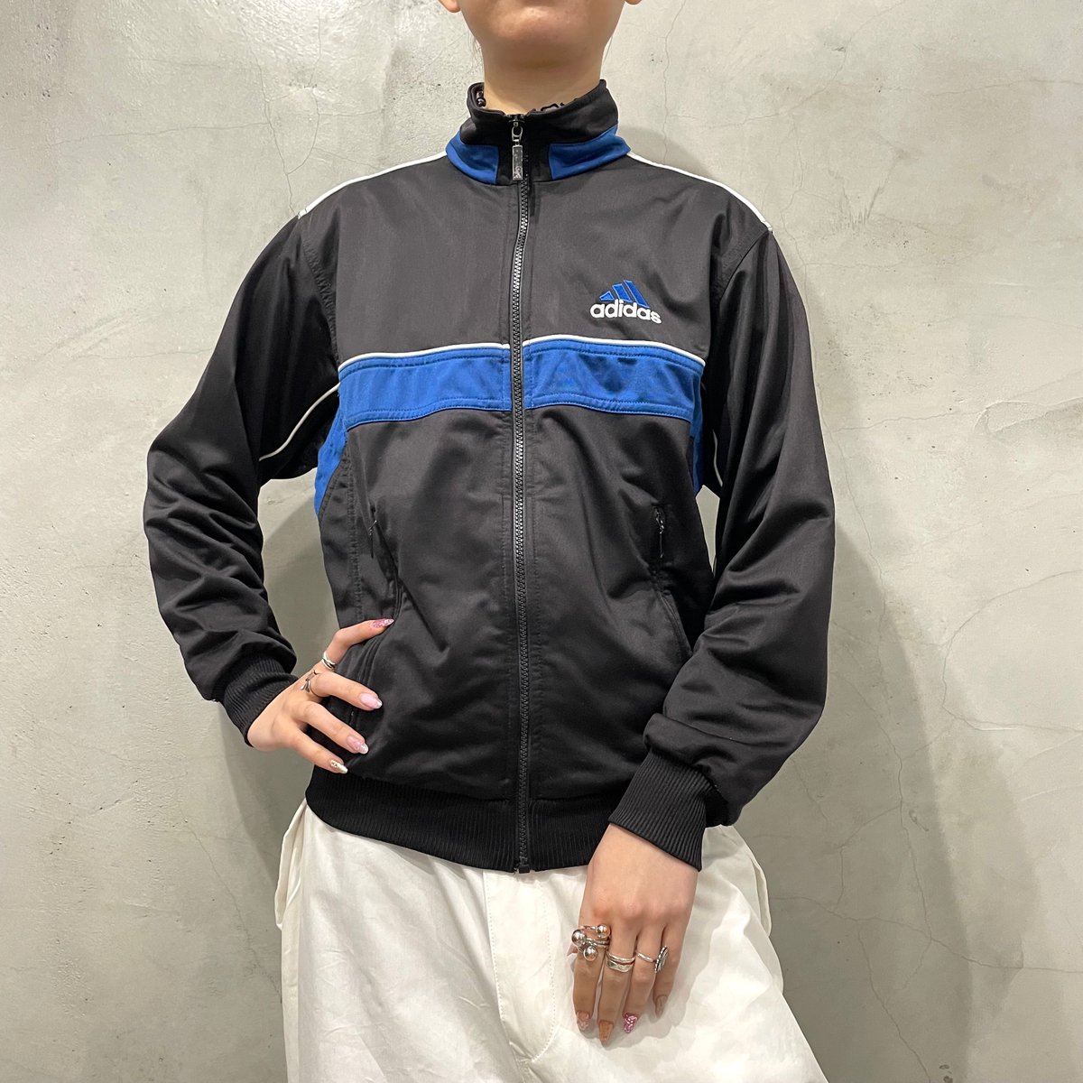 adidas ブラックコーデュロイ　フード付きアウター 206645858-1-charcoal?$n_750w$&