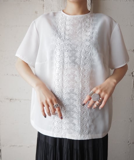 EURO Collarless Embroidery Blouse WH
