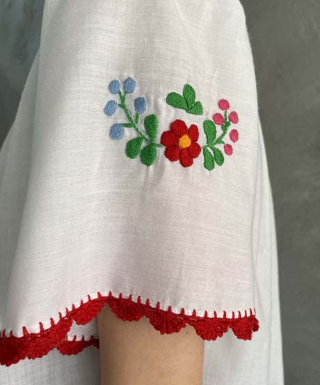 1980's Hungary Embroidery S/S Tunic REWH