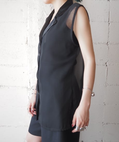 Sleeveless Satin Collar Shirt BK