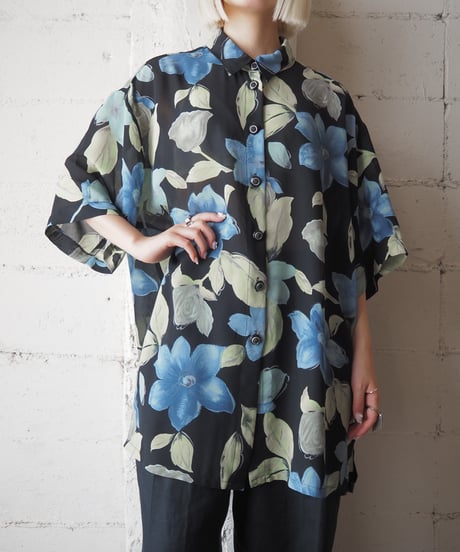 Flower Pattern Sheer Shirt NVGNBL