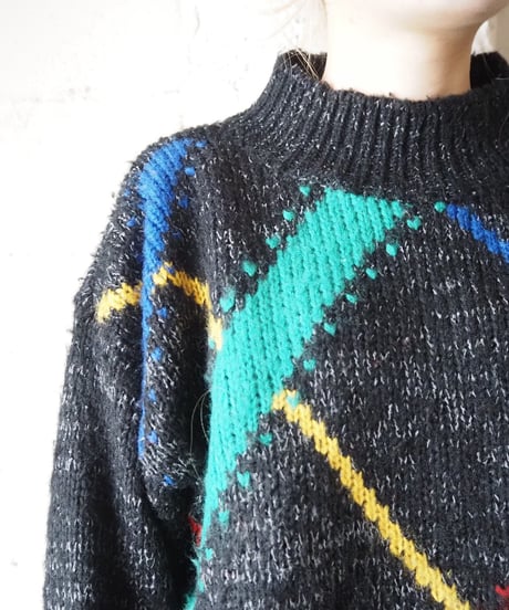 Mockneck Line Design Sweater BK