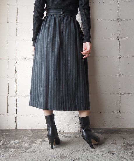 Stripe Tuck Flare Skirt BKGR